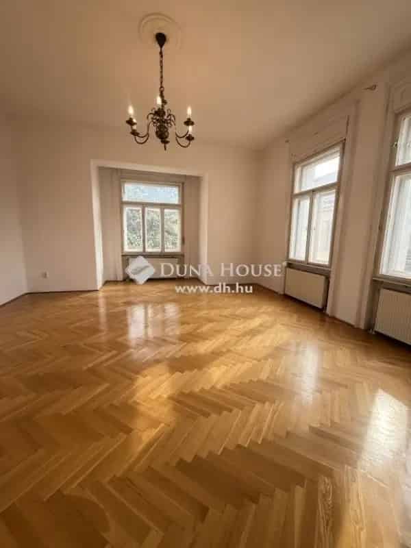 Pécs Belváros 436 nm-es Ingatlan Eladó Felújítandó