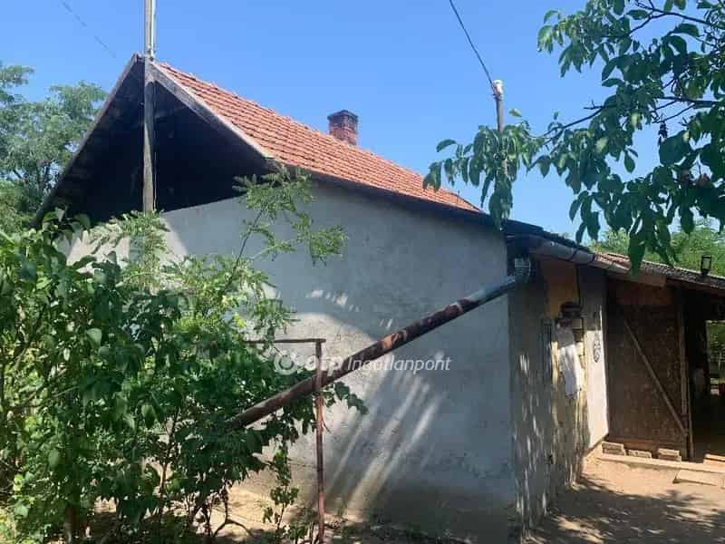 65 nm-es családi ház 3160 nm-es telken Tiszajenőn