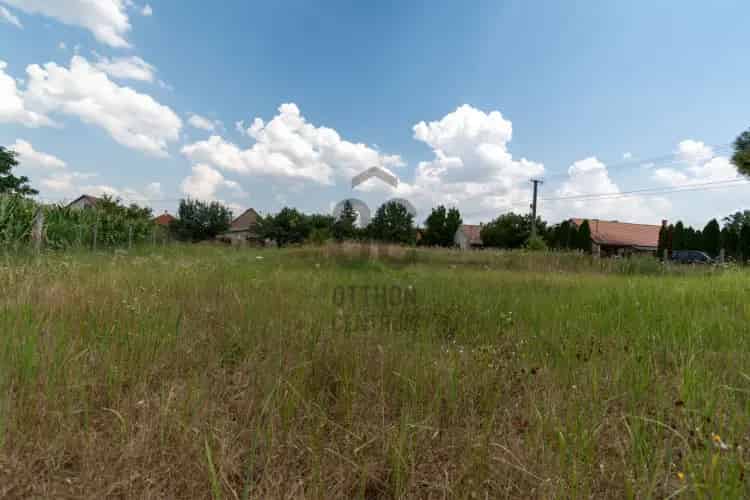 Sárszentágotai eladó telek 1064 m2 30 beépíthetőség