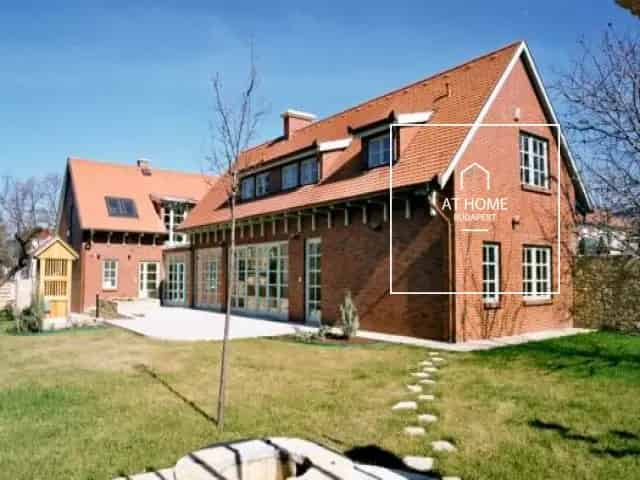 Elegáns családi ház kiadó II kerületben nemzetközi iskolák közelében
