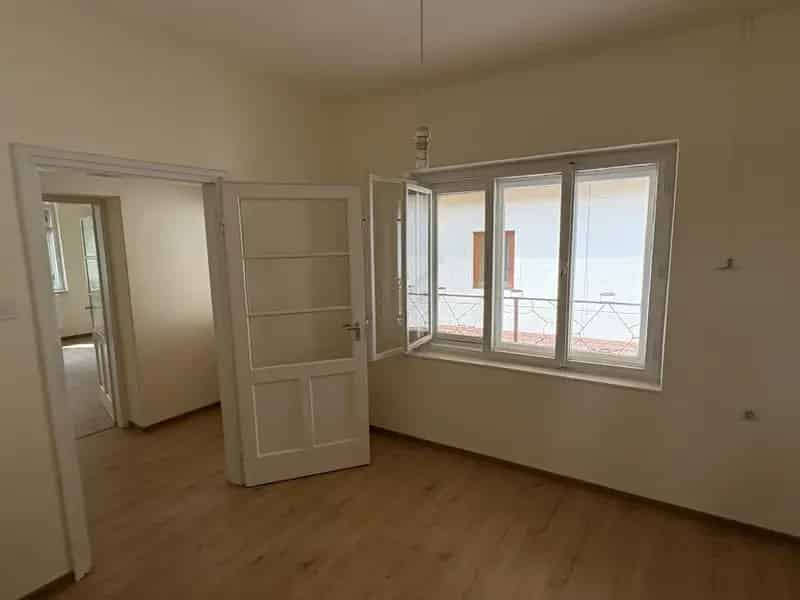 150m2-es családi ház Hódmezővásárhelyen - 2 lakás - ikergarázs