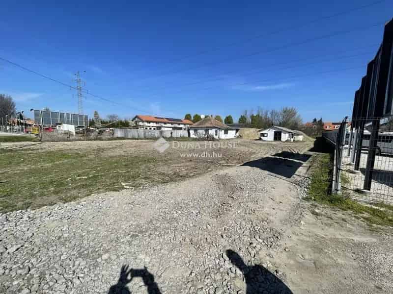 Kecskemét M5-ös Telek Eladó 2647 m2 50 Beépíthetőség