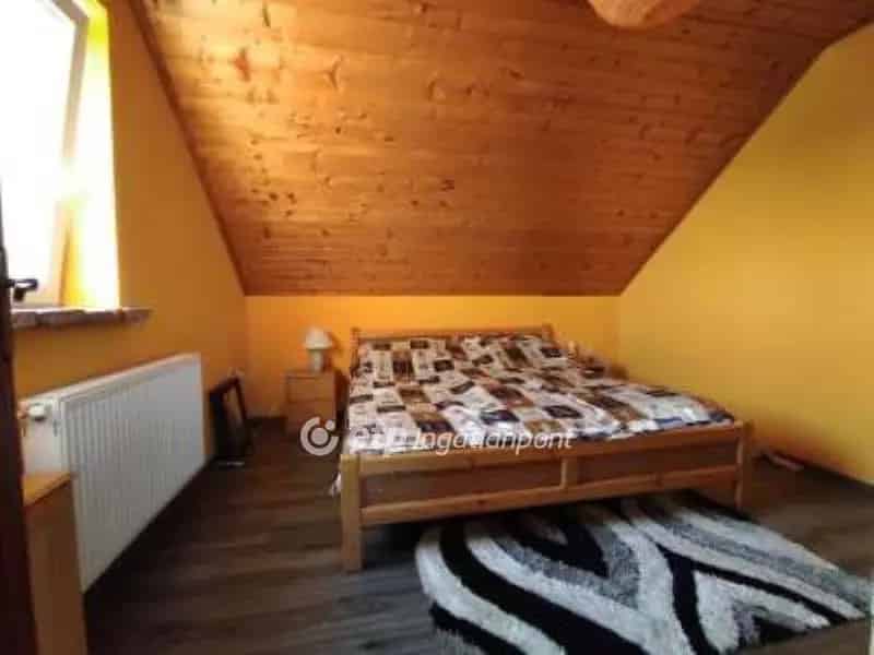 Nagyrév ipari terület eladó 7648 m2 épülettel