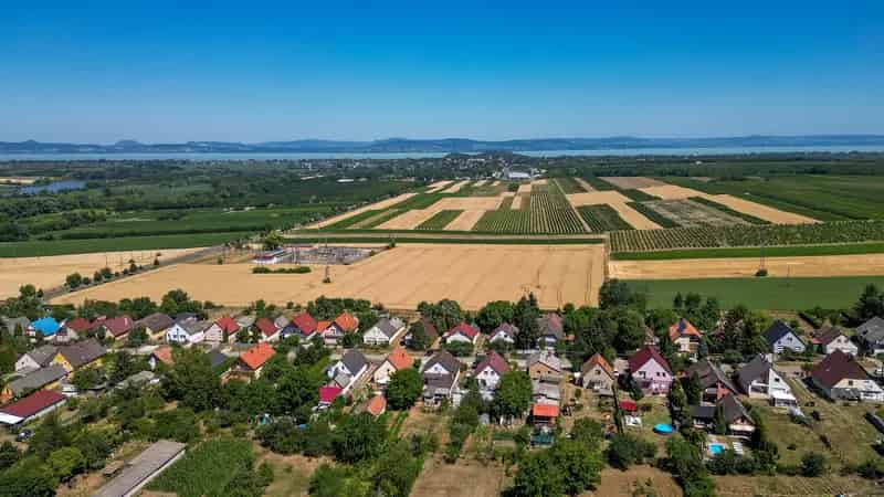 Balatoni családi ház eladó - Modern kialakítás