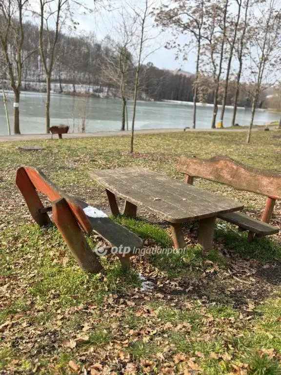 Ház eladó Komló közelében, festői környezetben a Horgásztónál