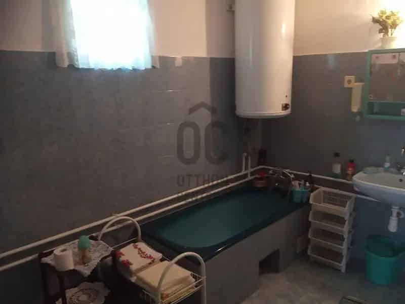 Tárpi családi ház eladó 70nm 2 szoba nappalival