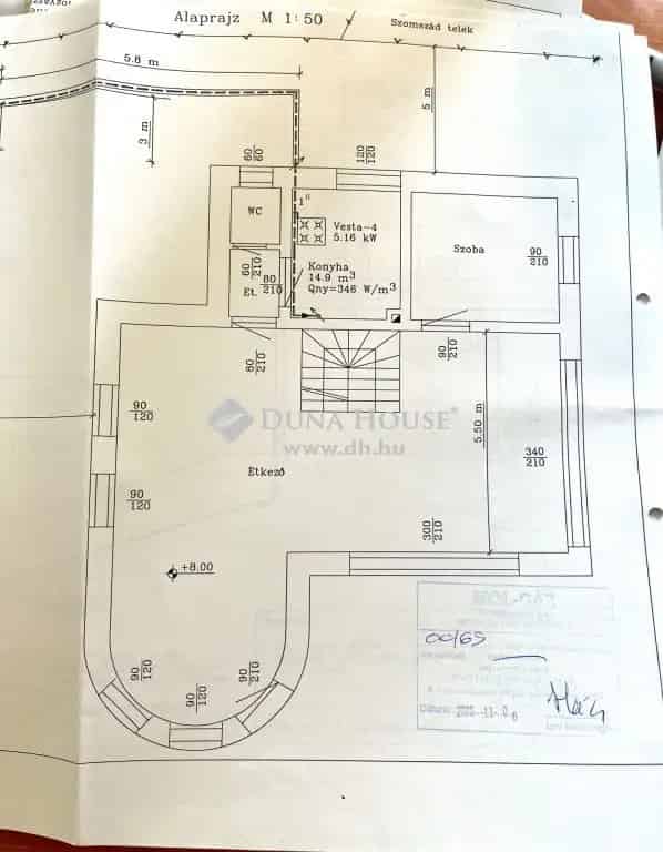 140nm-es családi ház Visegrádon medencével és szaunával
