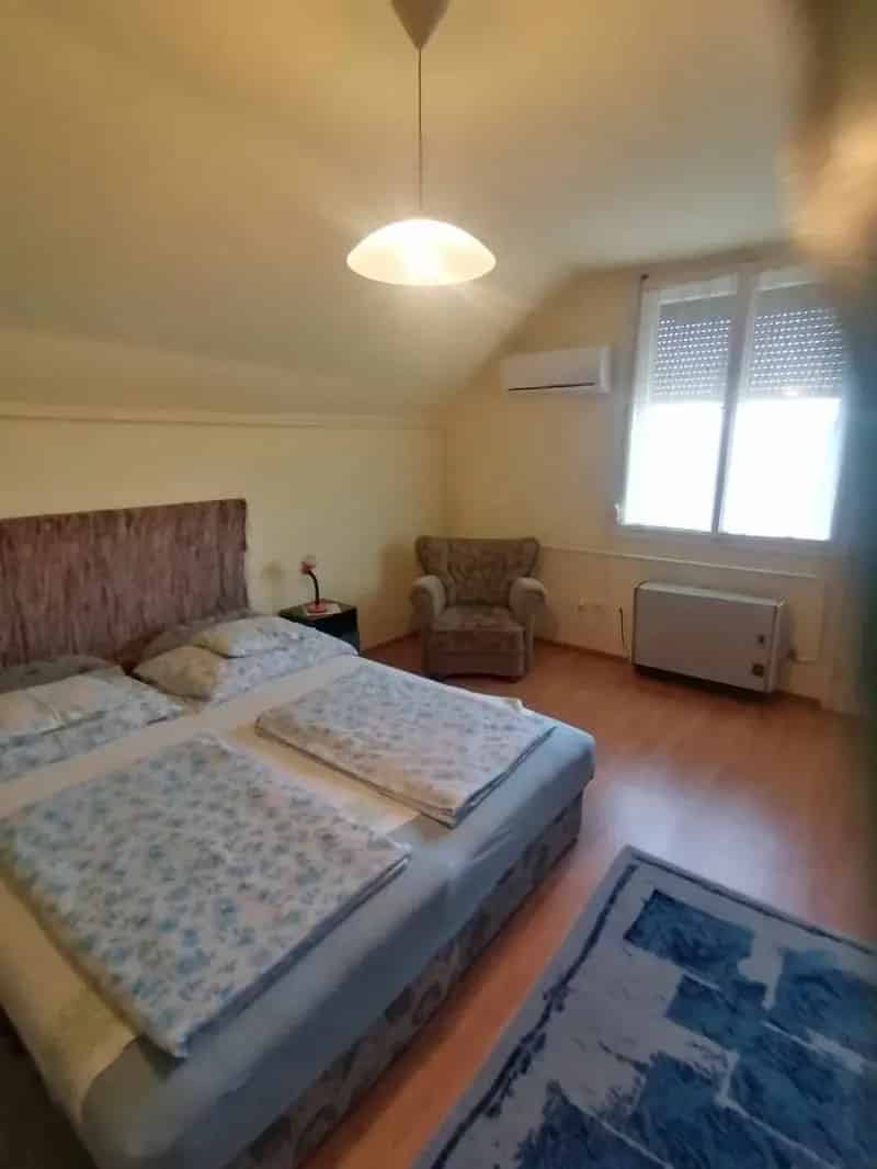Hajdúszoboszló családi ház eladó 230 nm 3 generációnak