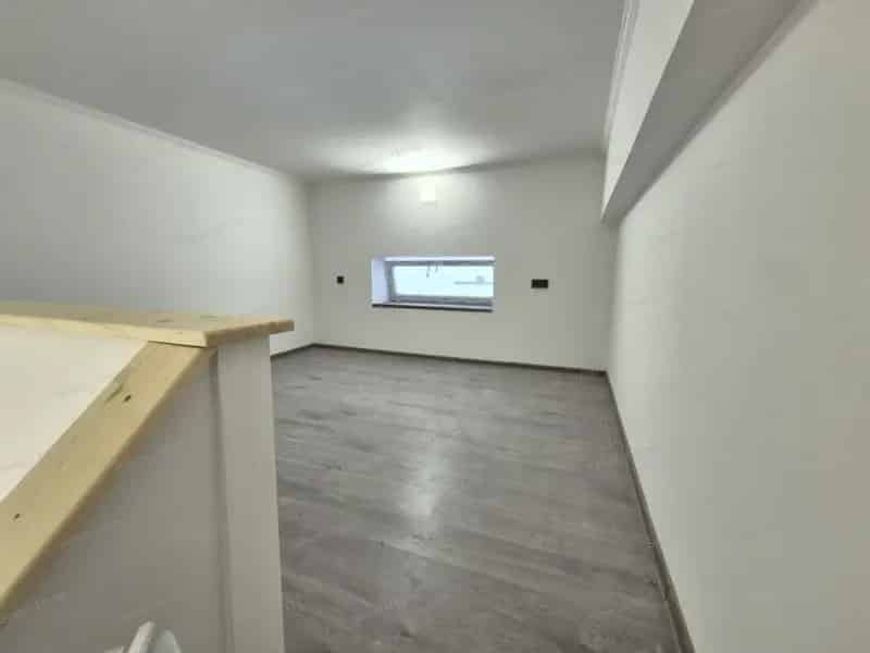 Kecskemét Belváros - Felújított 1 5 szobás galériás lakás