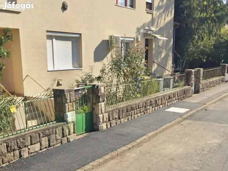 Selyemréti Felújított Lakás Garázzsal és Kerttel