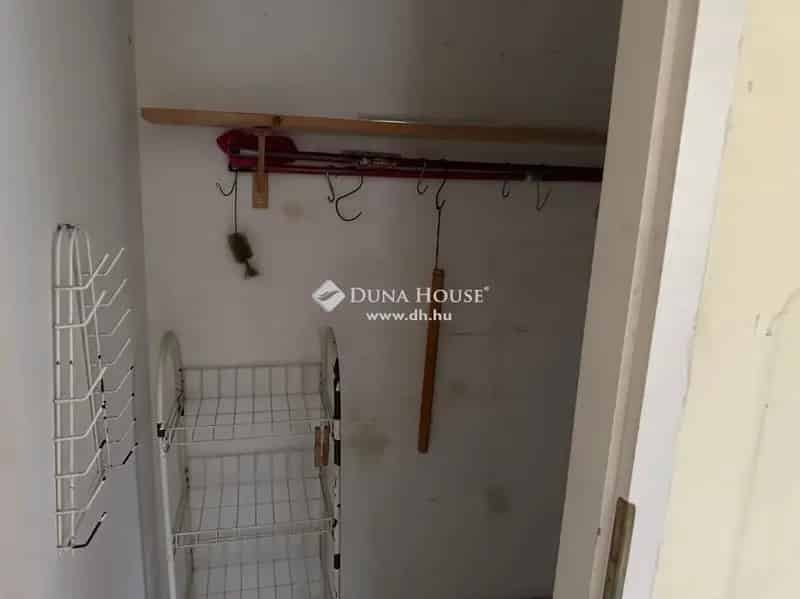 18 Kerulet Ikerhaz Elado 3 Szoba 50nm Terasz 230nm Pince