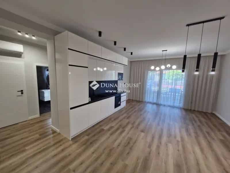 84m2-es Minimál Földszinti Lakás Komáromban - Azonnal Költözhető