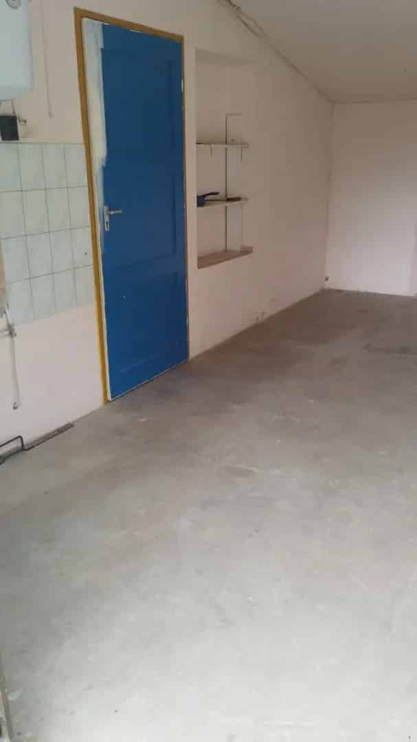 Üzlethelyiség garázzsal Eladó Törökszentmiklóson