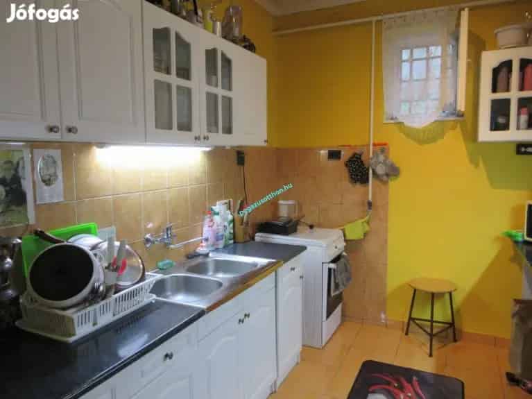 Eladó 3 szobás családi ház Ózdon 2500 m2 telekkel