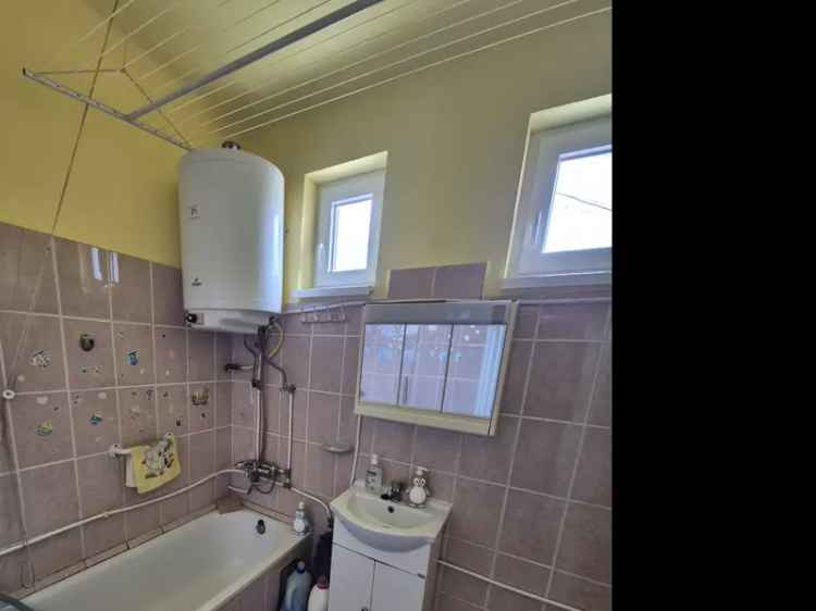 Rákóczifalva 60m2-es 2 szobás családi ház eladó