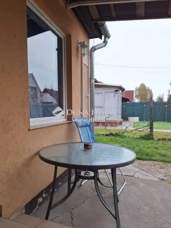 Balatonfenyvesi ikerfél ház eladó - strandközelben