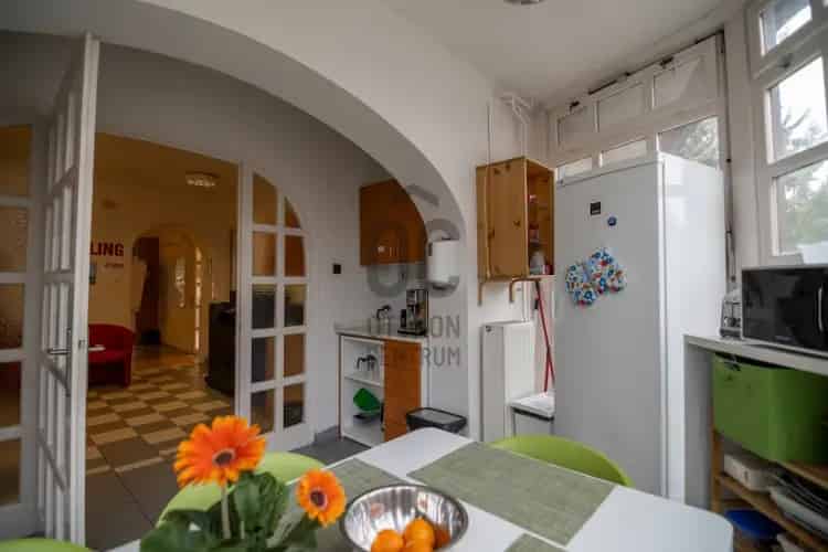 Budapest XII kerületi eladó Makovecz irodaház 532 nm