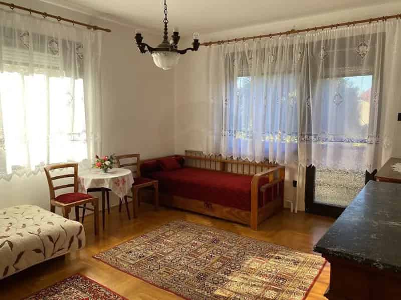 1657 nm-es telek 215 nm-es házzal - Ideális családoknak és befektetőknek