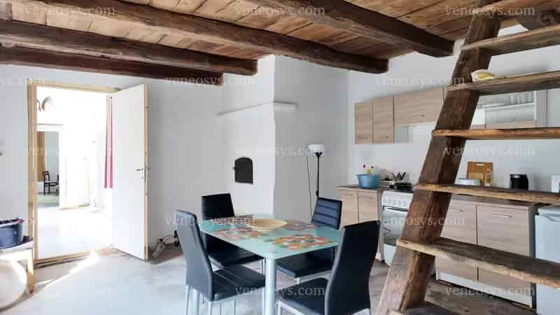 Felujitando csaladhaz a Raba mellett 2652m2 telekkel