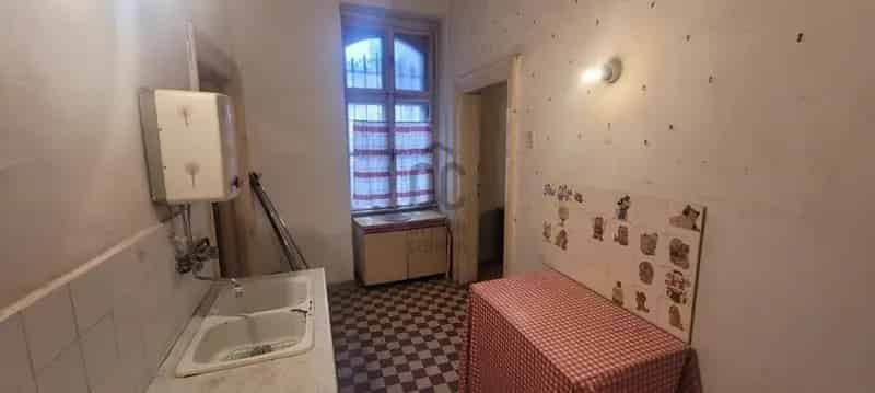 106 nm-es 3 szobás lakás eladó Budapest VIII kerületben