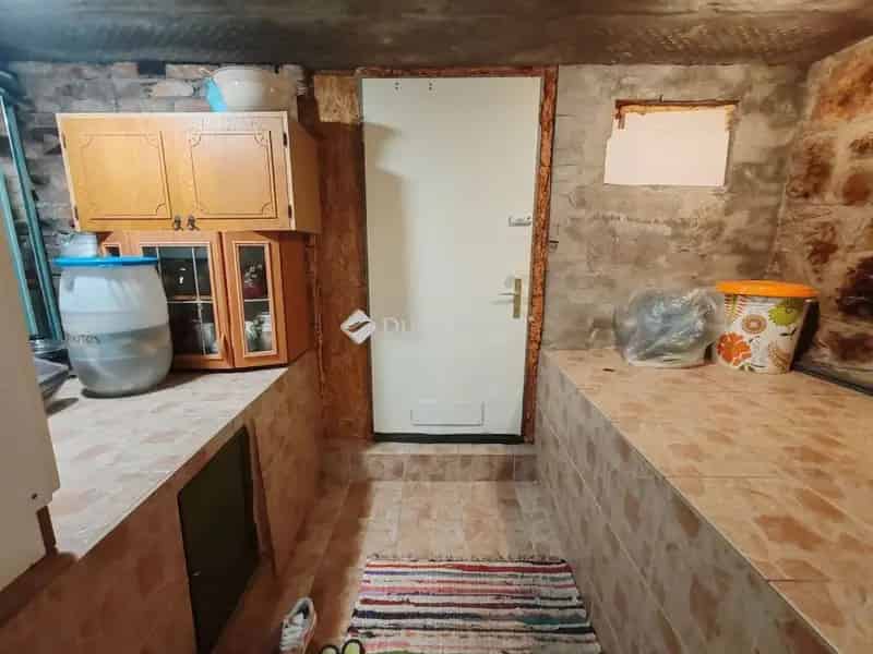 Ház Kiadó , Vértesszőlős, Dunántúl