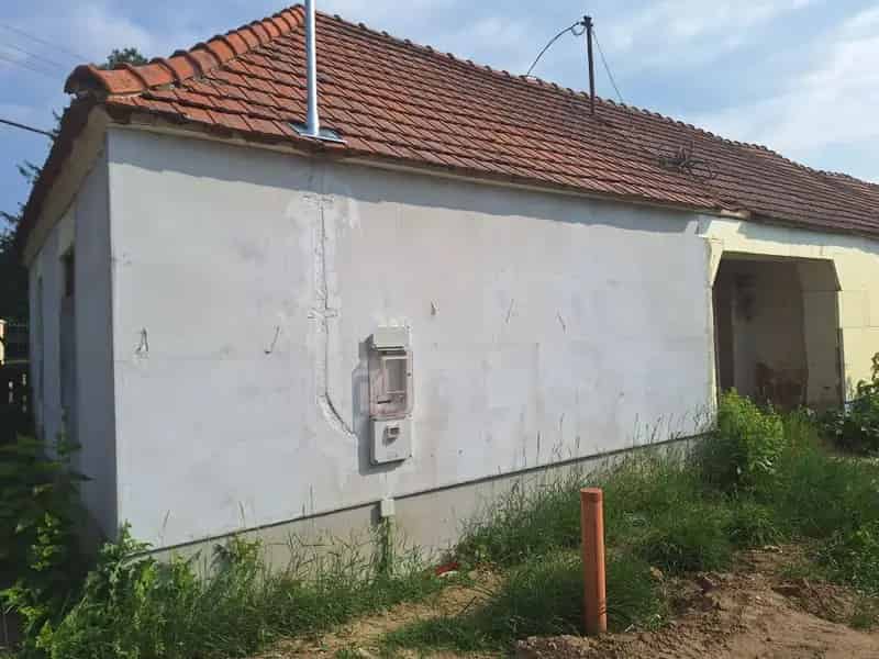 Felujitott csaldi haz Hegyfalun hatalmas telekkel befektetőknek is