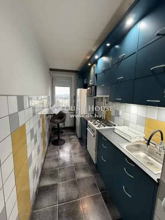 54m2-es Veszprémi Lakás Panorámás Erkéllyel eladó