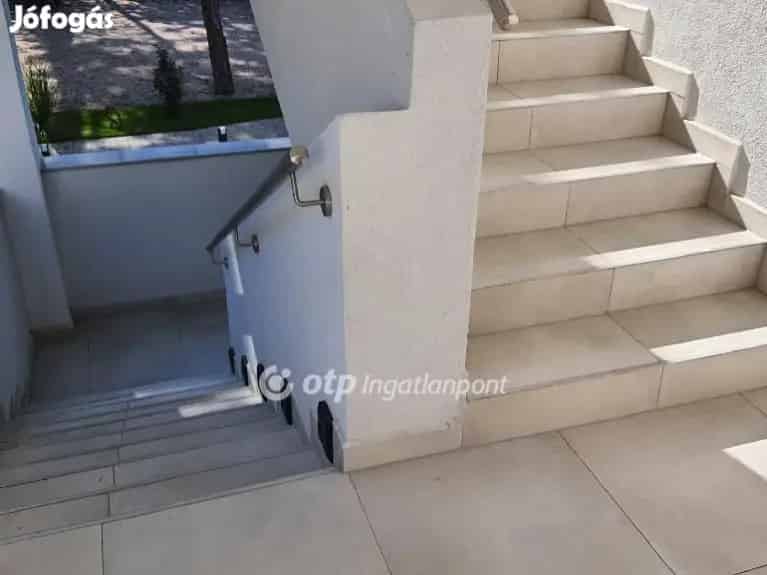 Balatonfenyvesi Apartman Elado - 54m2 - 11 5m2 Erkelly - Balaton 2 percre