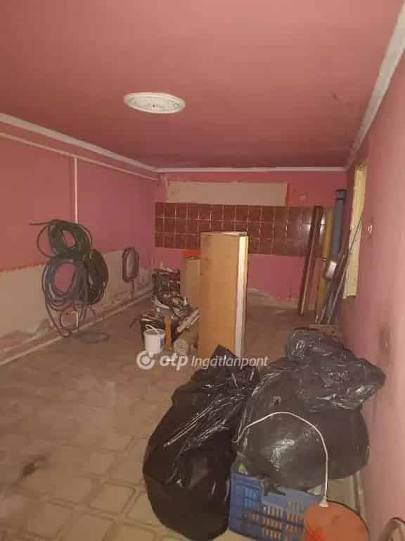 Felujitando 86 m2-es csaladhaz Almaskamarason 966 m2 telekkel