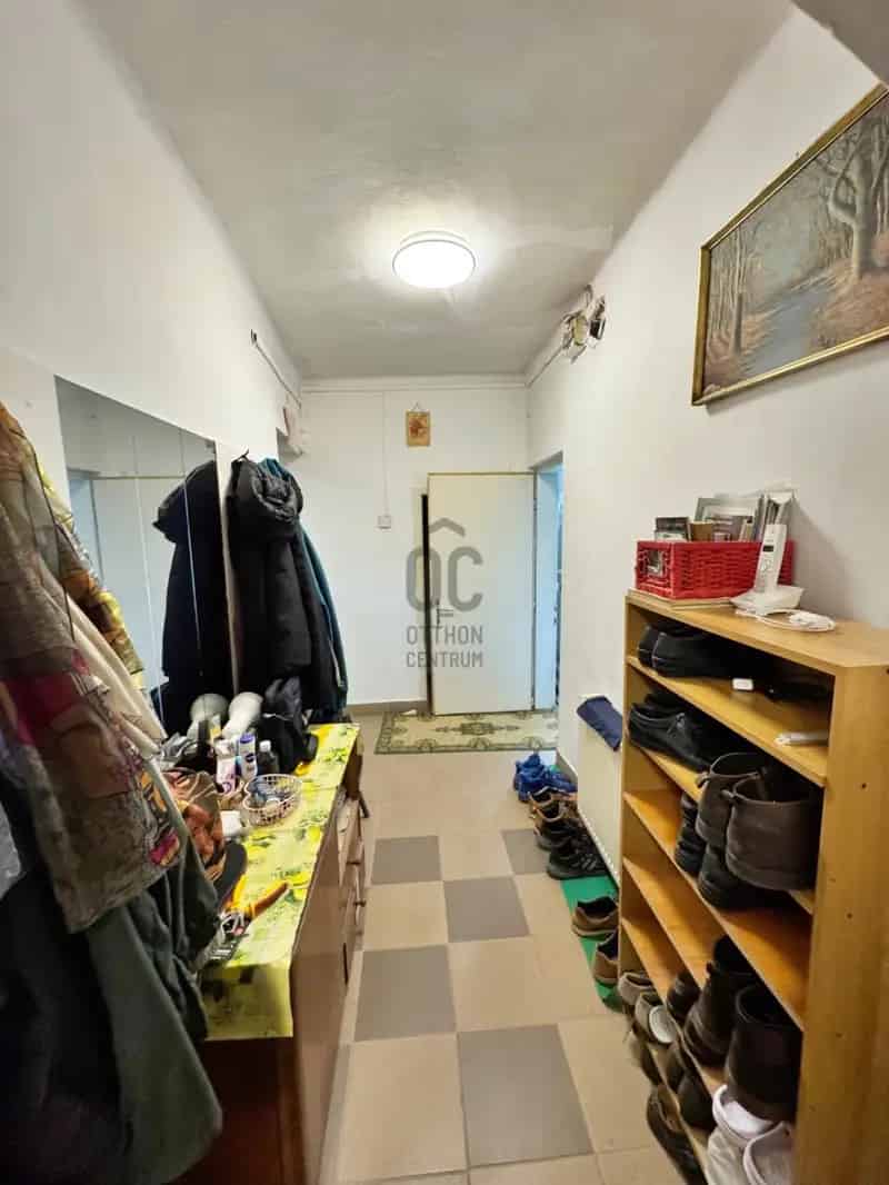 Bicskei kétgenerációs családi ház eladó