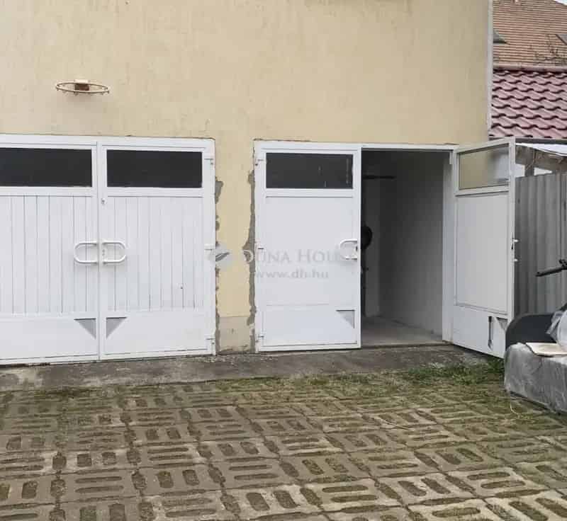 Eladó garázs Szeged Felsővárosban 13 nm
