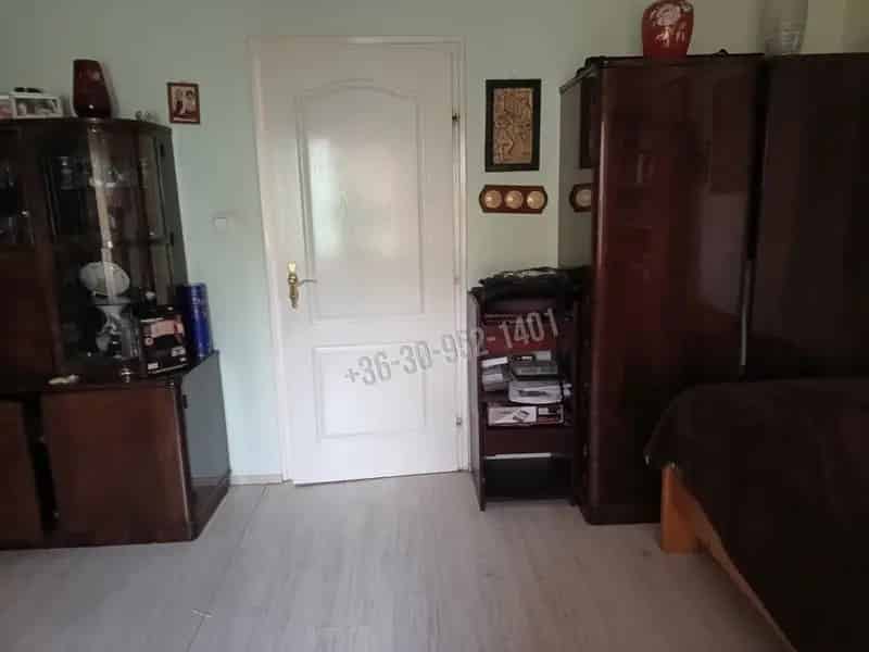 Etyek Boti utca 160 nm-es családi ház 813 nm-es telken