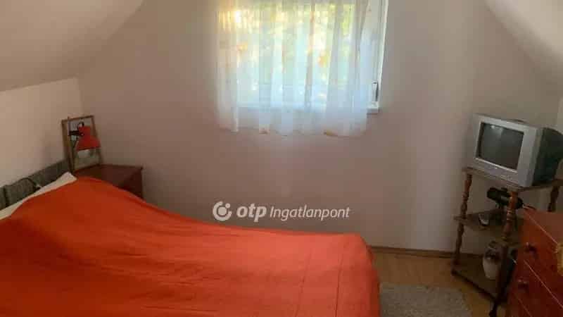 74 nm-es felújított ház Nyúlban 1629 nm-es telken eladó