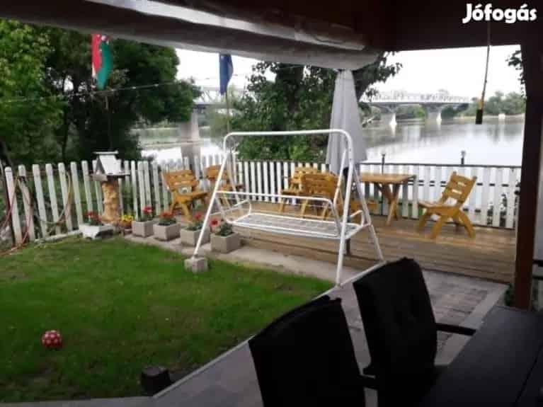 Bajai Dunaparti Nyaraló Eladó