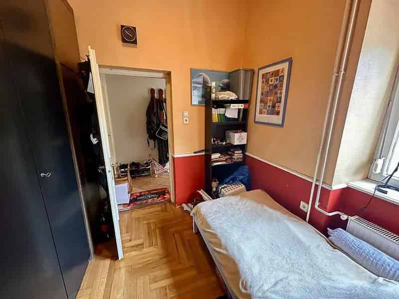XV Kerulet 75 m2 2 szobas hazresz 200 m2 kerttel