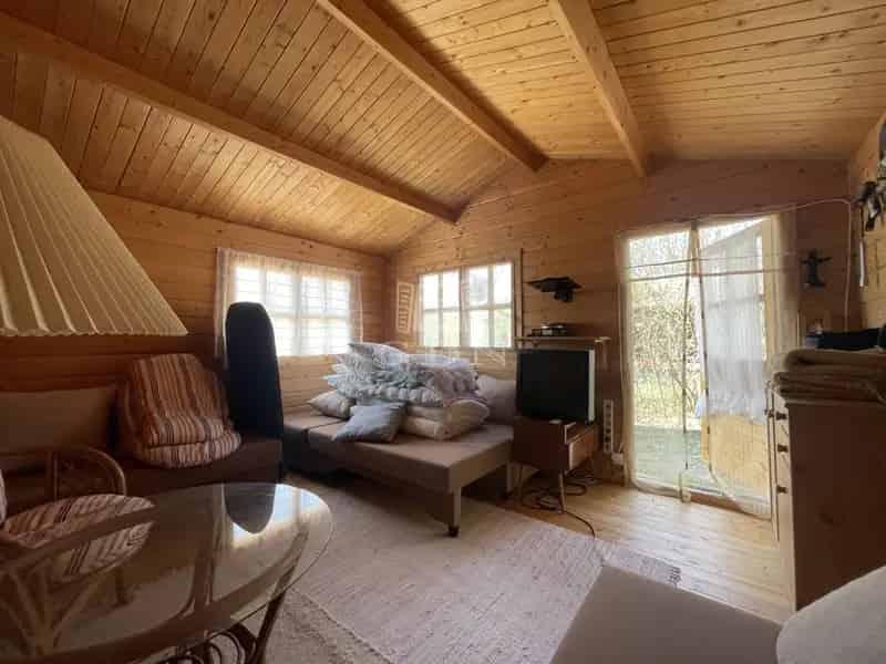 Z













ártkerti nyaraló eladó 1819 m2-es telekkel