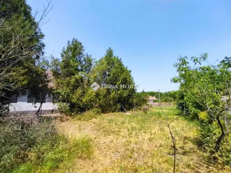Tápióbicske 96m2-es ház eladó 1705m2-es telken