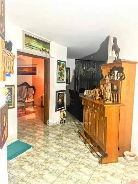 Exkluziv Pecsi Villa Elado Mecsek Oldalon Uszomedences Kertes