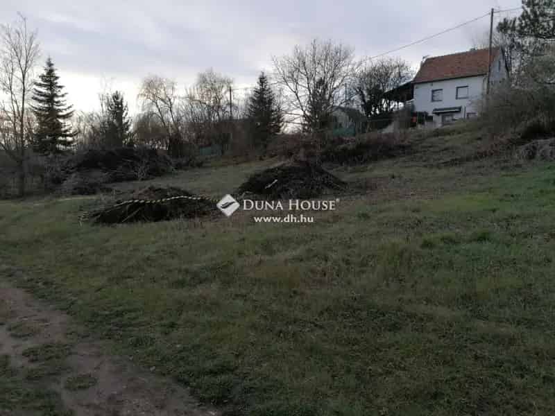 800 nm-es külterületi telek eladó Három Rózsa pusztán