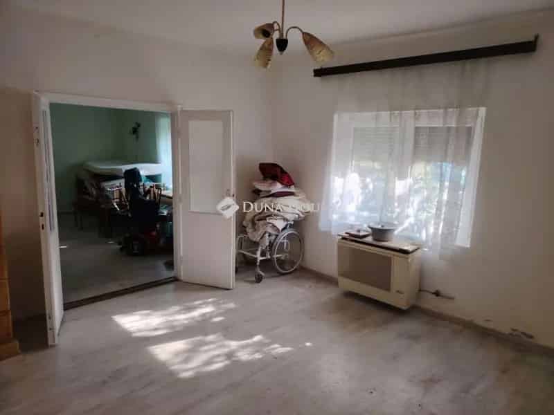Kisbéri 80m2-es 2 szobás ház eladó 977m2-es telken