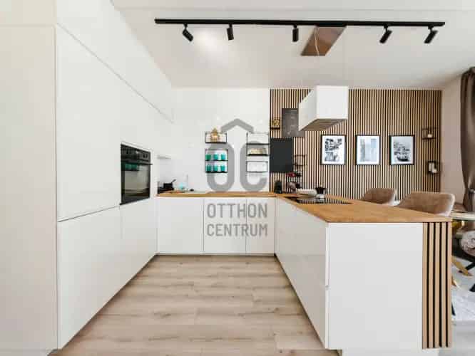 Penthouse lakás eladó Budapest III. kerületben 72nm + 87nm terasz