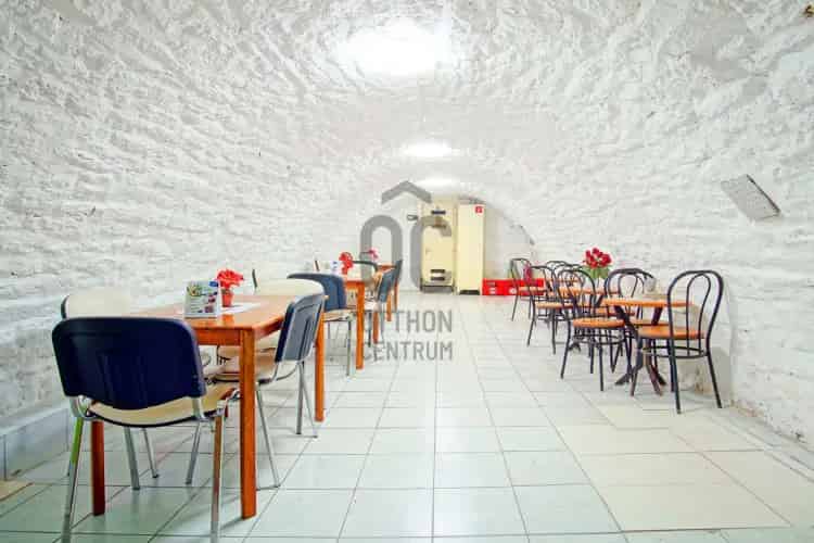 Ürömi eladó kereskedelmi ingatlan 66nm UZ017157