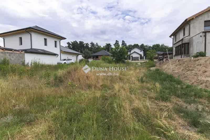 Gödön 1008 m2-es beépíthető telek eladó - csendes, zöldövezeti környezet