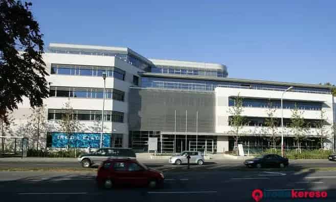 Büro Center West 4800 nm Irodaház Bérlőknek