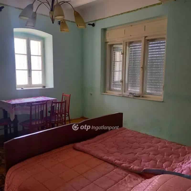 Ház Kiadó , Kalocsai járás, Alföld és Észak