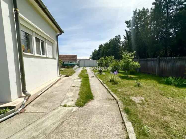 Ráckeve családi ház eladó 95nm 2 szoba garázs kerttel