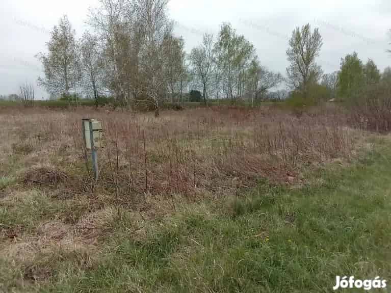 Balatonkeresztúr külterületi telek eladó 568 m2 20 beépíthetőség