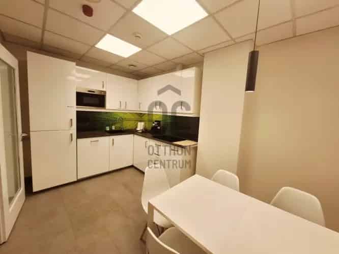 Budapest XI kerületi iroda kiadó 201 m² terasszal
