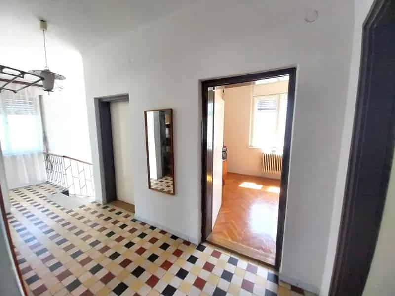 Ács Központi családi ház eladó 130m2 1720m2 telekkel