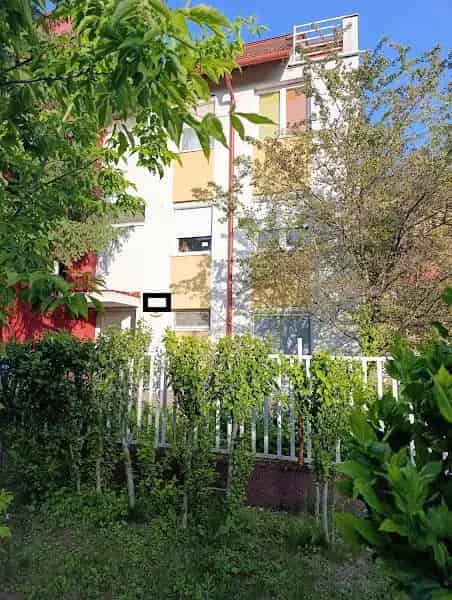 Teremgarázs eladó Mogyoródi úton dupla beállóval